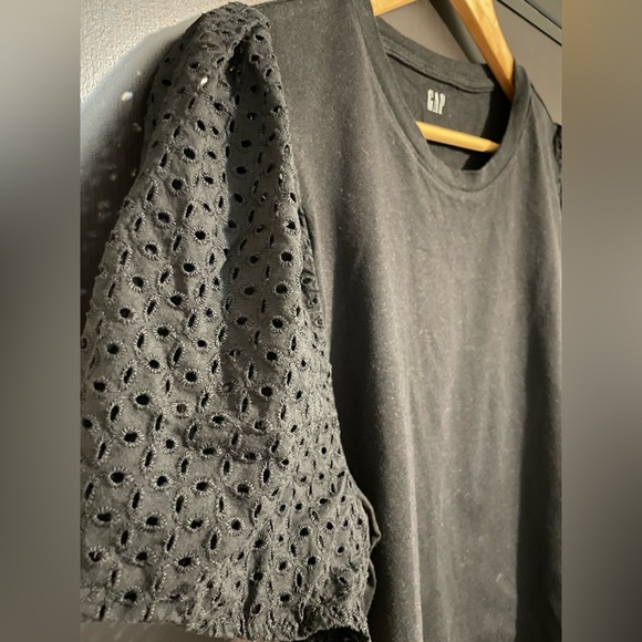 GAP Tops - GAP Black Short Sleeve Tee with Eyelet Sleeves and Classic Crew Neck